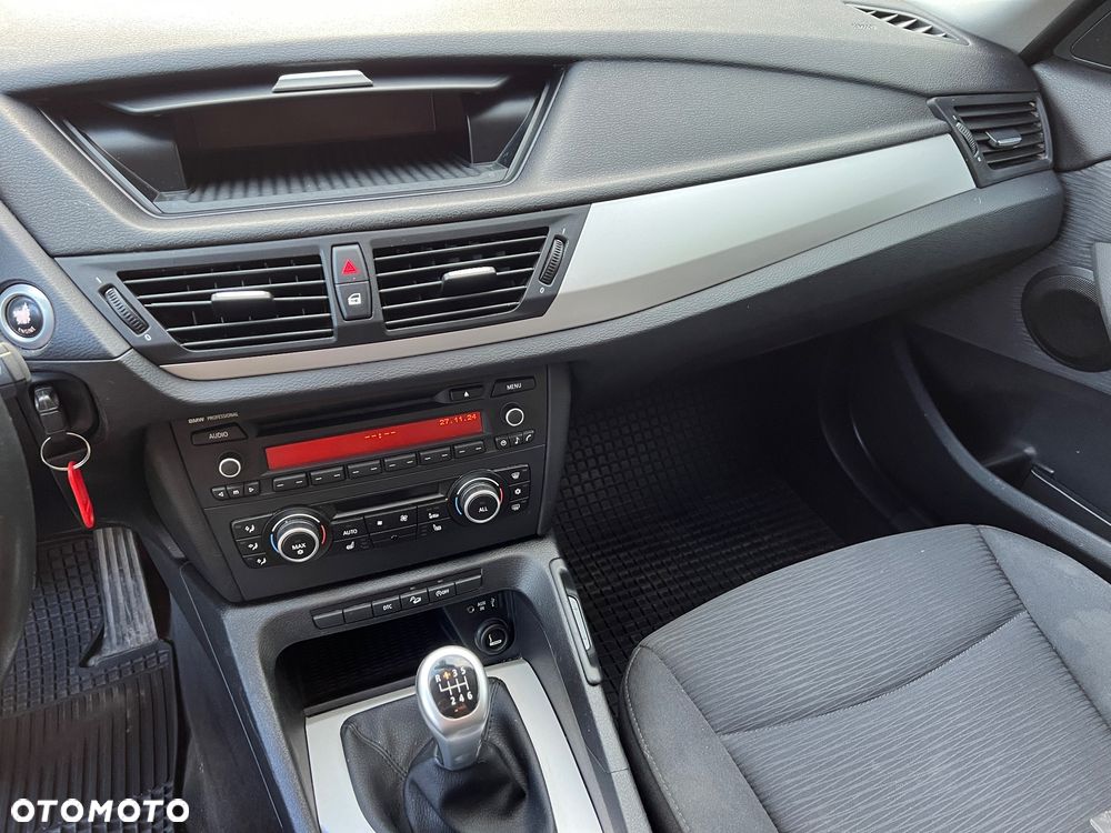 BMW X1 xDrive18d - 11