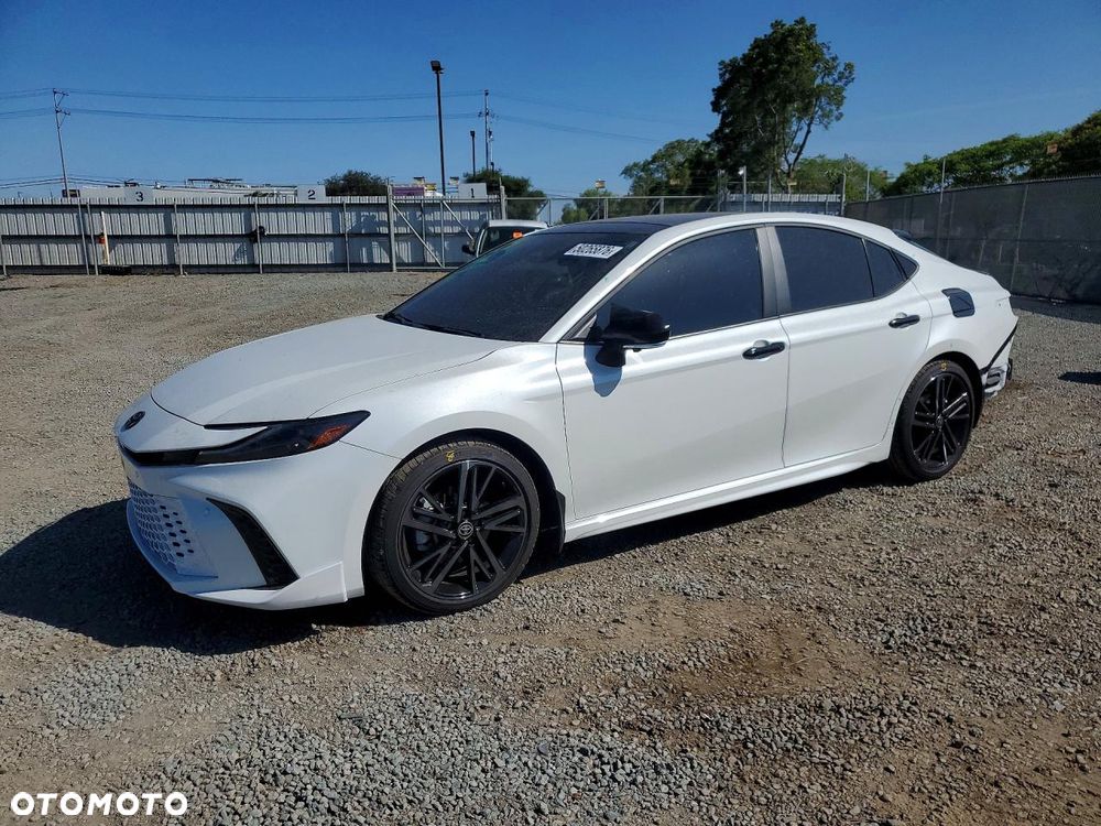 Toyota Camry - 2