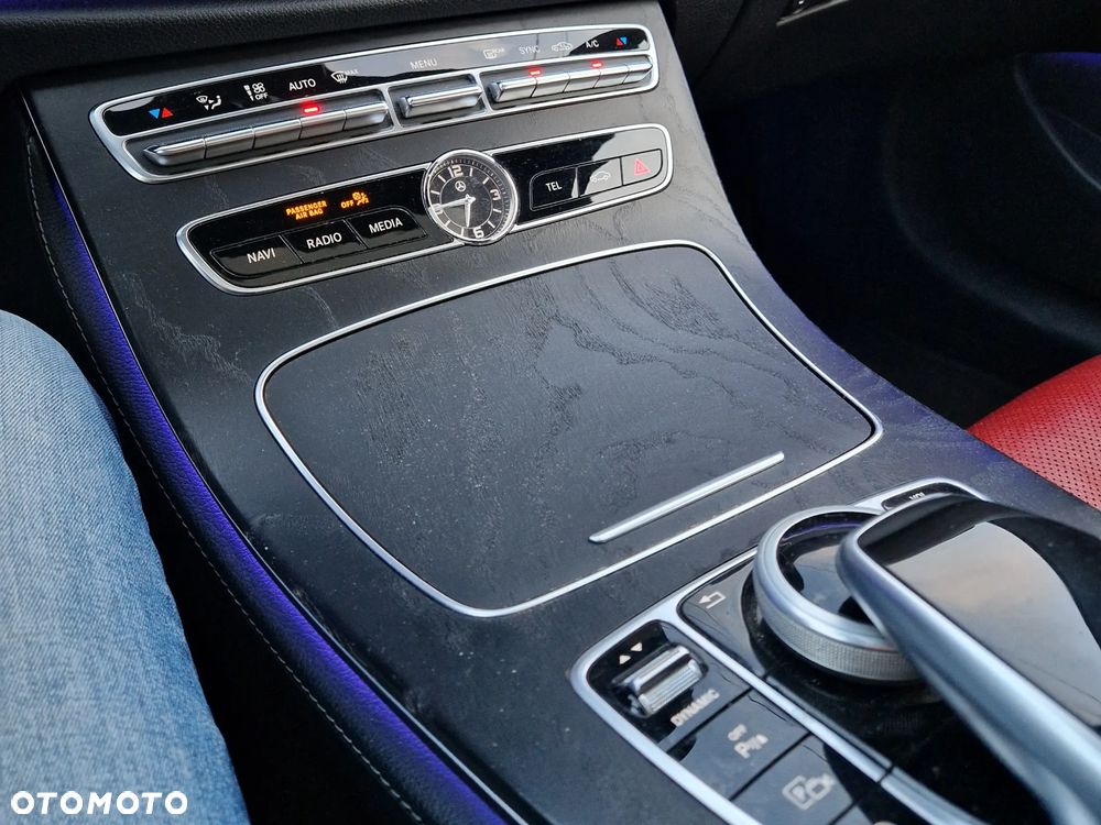 Mercedes-Benz Klasa E 300 9G-TRONIC - 16