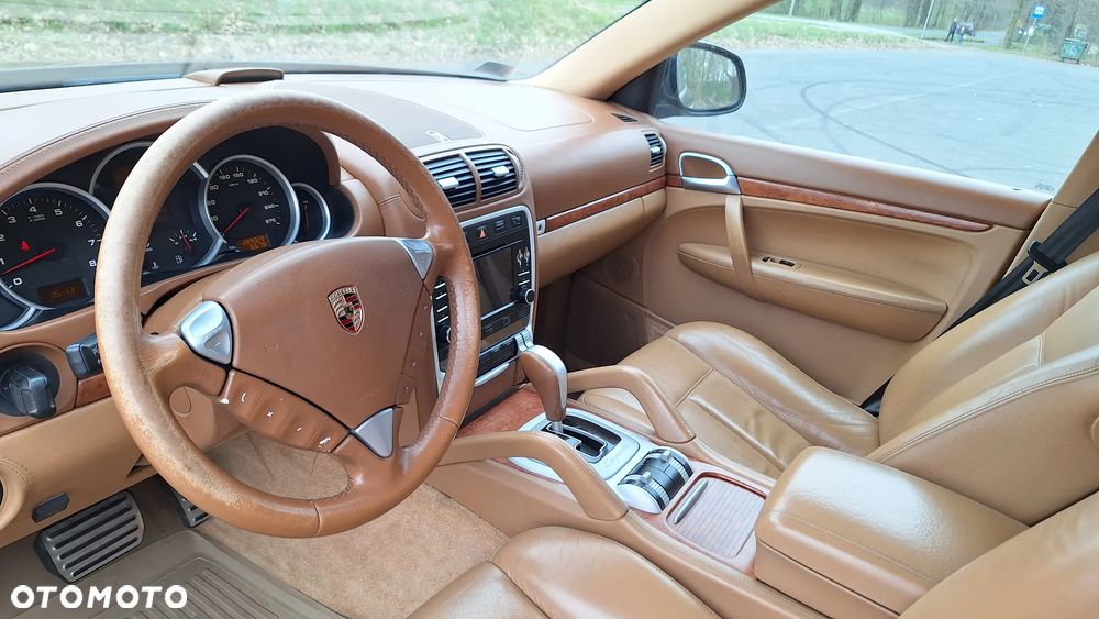 Porsche Cayenne - 10