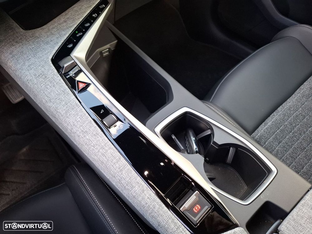 Peugeot 5008 1.2 Hybrid Allure e-DCS6 — fotografia 18