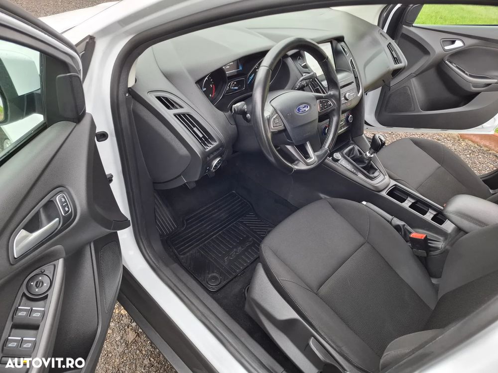 Ford Focus 1.6 TDCI DPF Titanium - 5