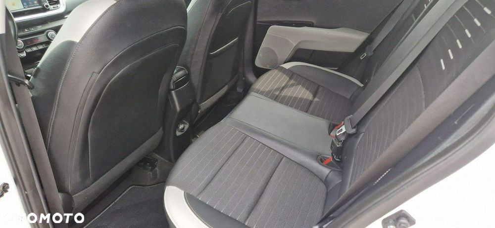 Kia Stonic - 29