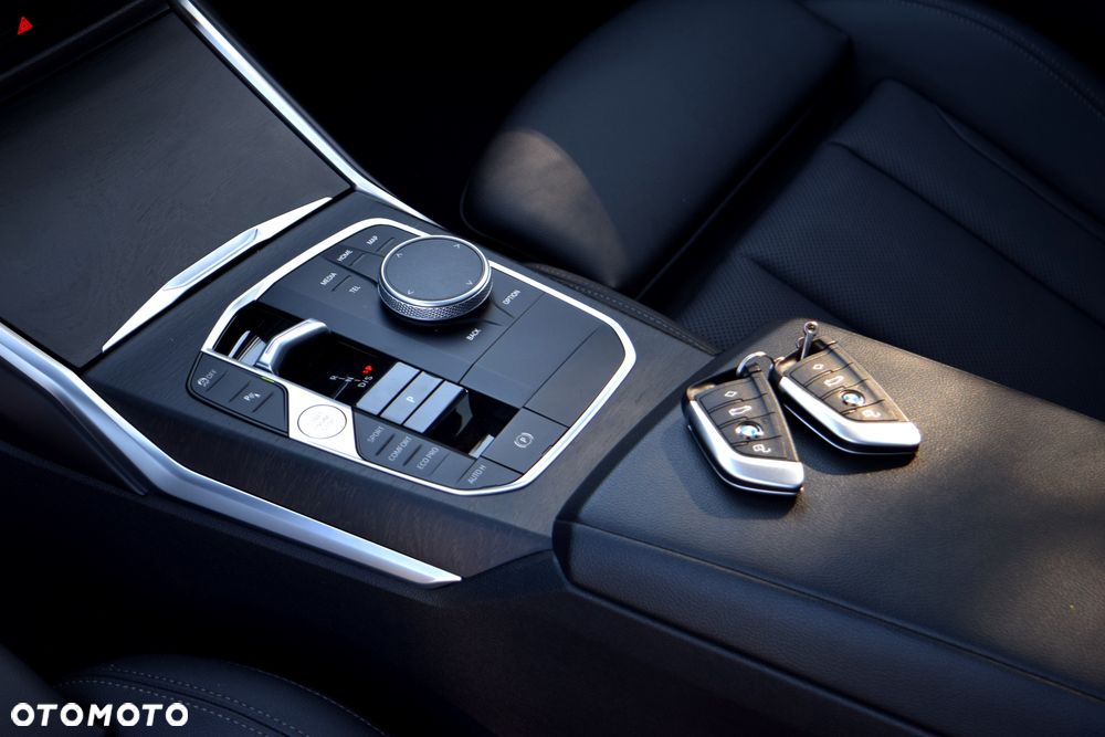 BMW Seria 3 320d xDrive Luxury Line sport - 15