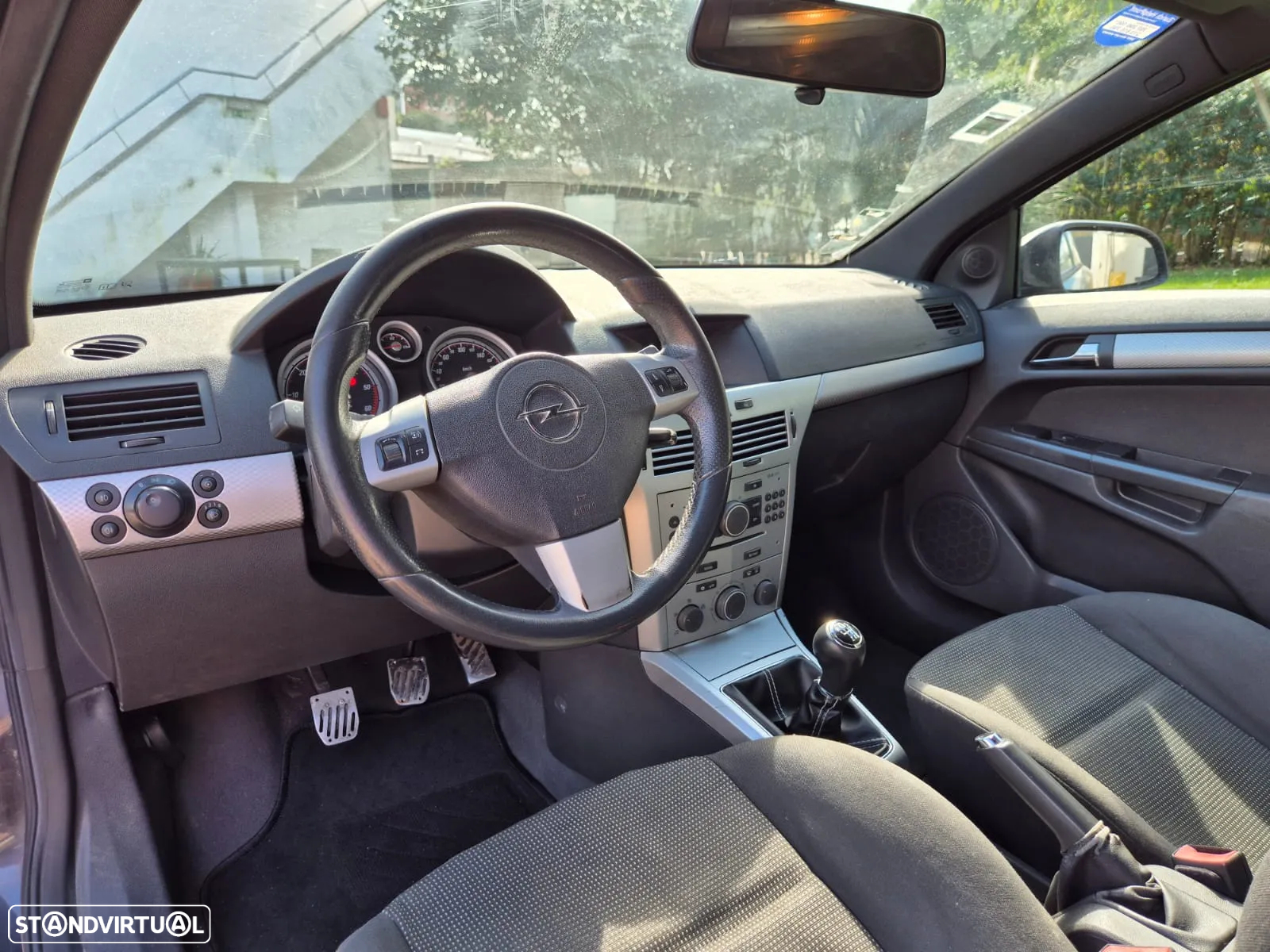 Opel Astra GTC 1.3 CDTi - 14