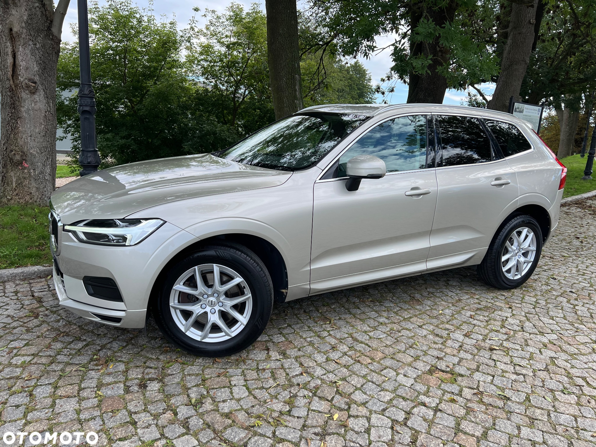 Volvo XC 60 D4 AWD Geartronic Momentum - 12