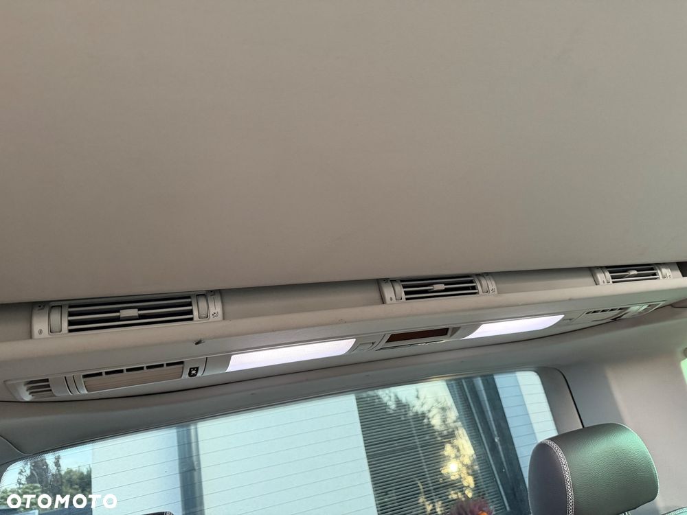 Volkswagen Multivan - 17