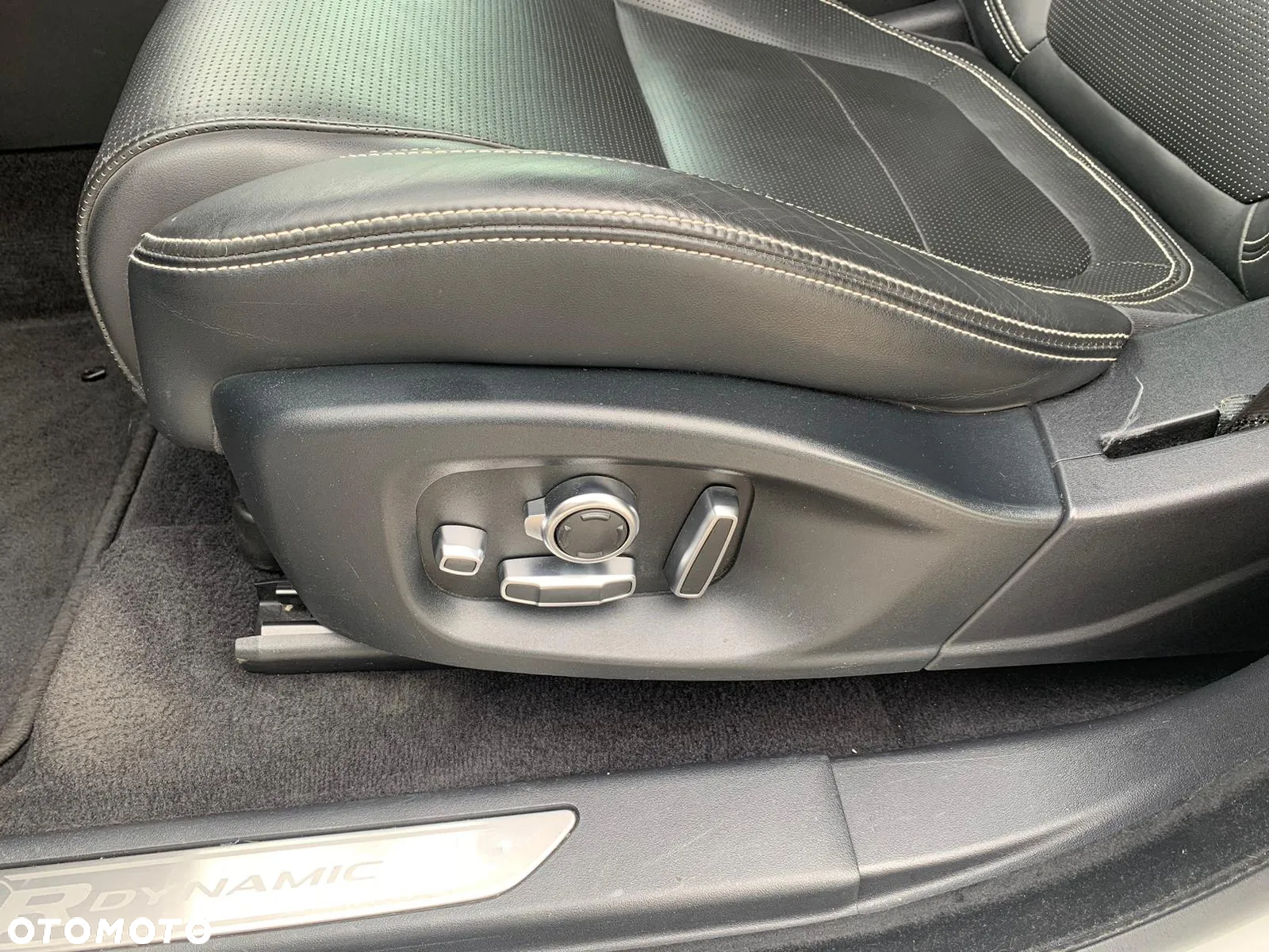 Jaguar E-Pace D180 AWD R-Dynamic S - 13