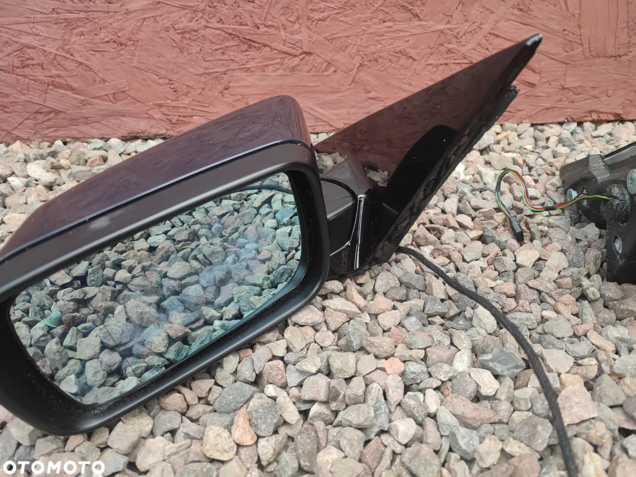 BMW E46 SEDAN / TOURING ORYGINALNE LUSTERKO LEWE / PRAWE ZEWNĘTRZNE EUROPA Z WERSJI SCHADOW-LINE ( CZARNY GŁĘBOKI POŁYSK ) W KOLORZE ORIENTBLAU Metallic 317/5 NA KOSTKĘ 5 PIN O NR. 51 16 7 890 828 / 51 16 7 890 825 OEM W BARDZO DOBRYM STANIE - 4