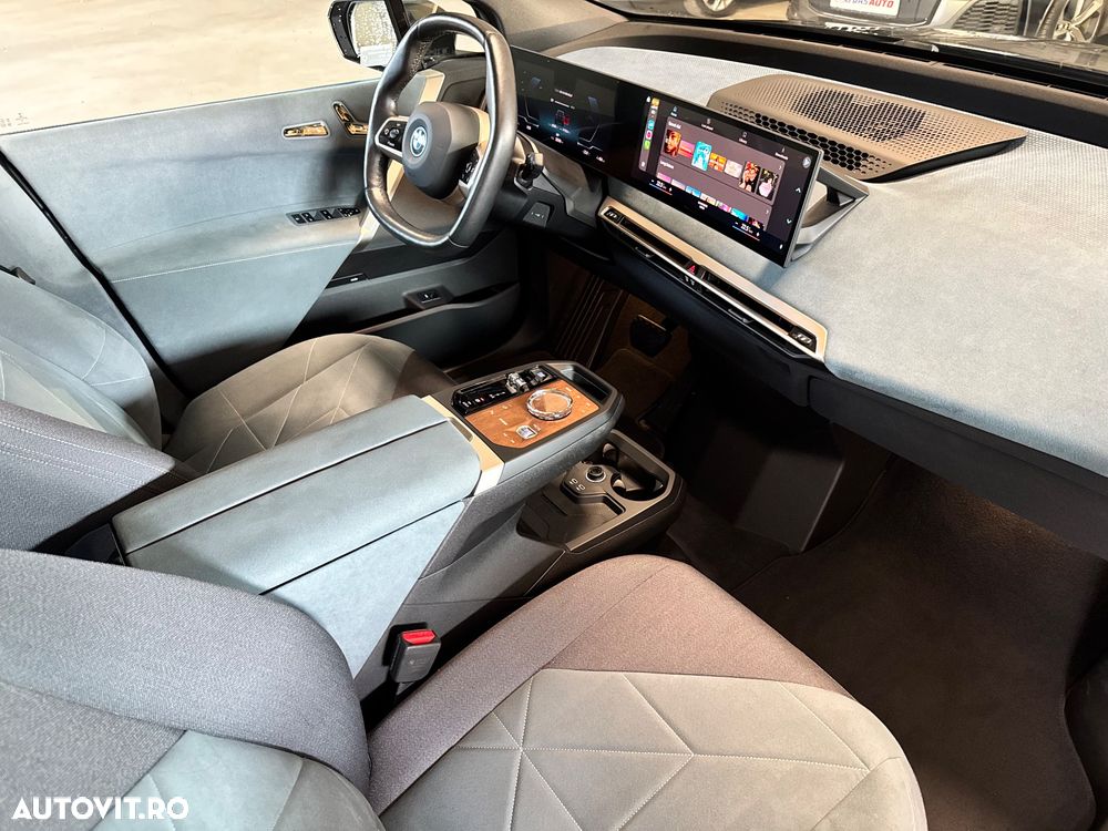 BMW iX - 7