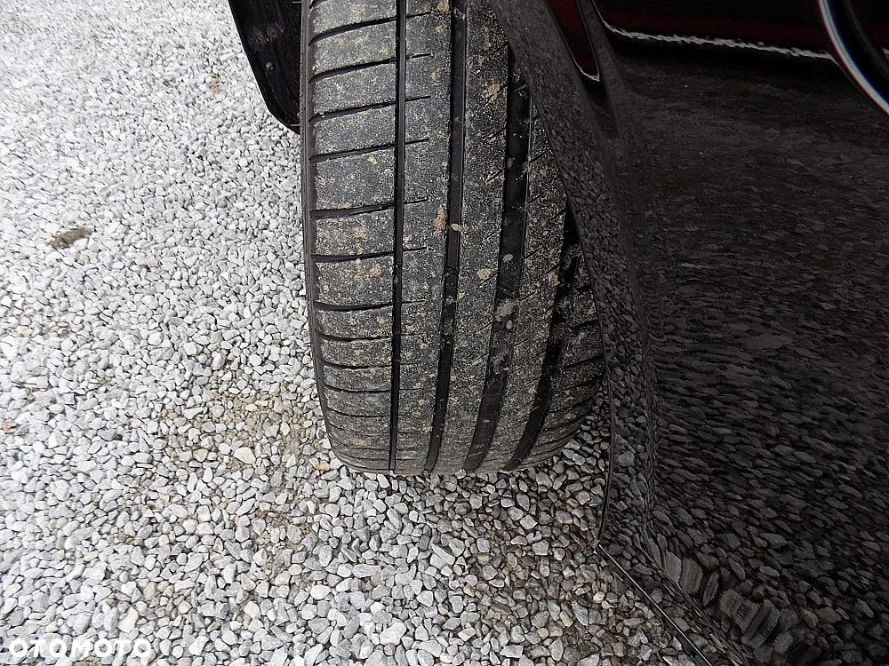 Volvo V90 T8 AWD Plug-In Hybrid R-Design - 28