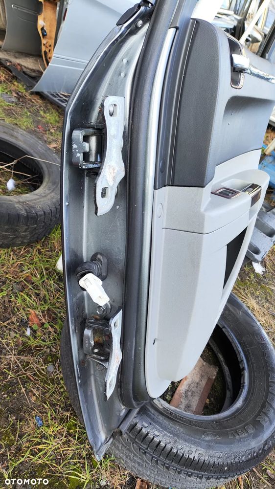 DRZWI PRAWY TYŁ TYLNE KOMPLETNE PDM ORYGINALNY LAKIER KLAMKA CHROM LISTWA CHRYSLER 300C PRZED LIFT SEDAN KOMBI - 10