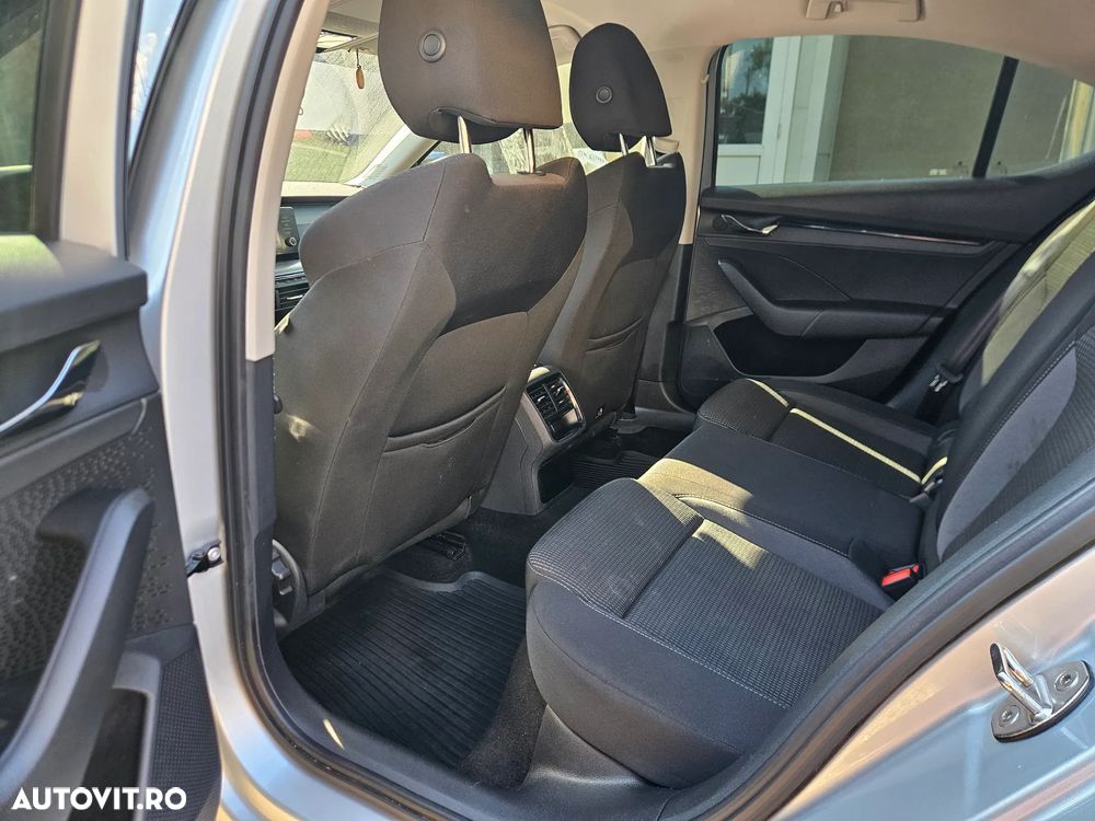 Skoda Octavia 2.0 TDI DSG Ambition - 8