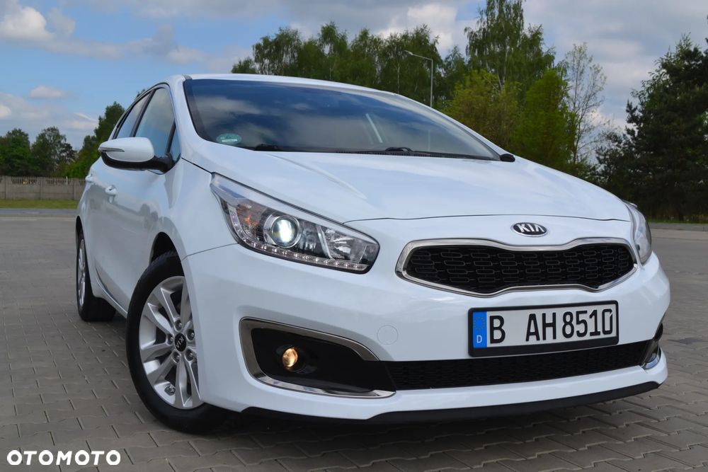Kia Ceed - 35