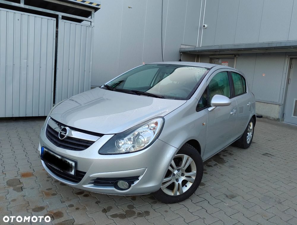 Opel Corsa 1.4 16V Cosmo - 9