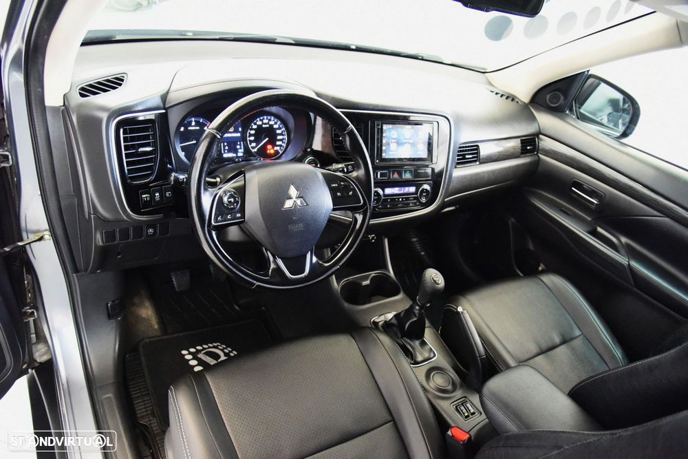 Mitsubishi Outlander 2.2 DI-D Intense - 16