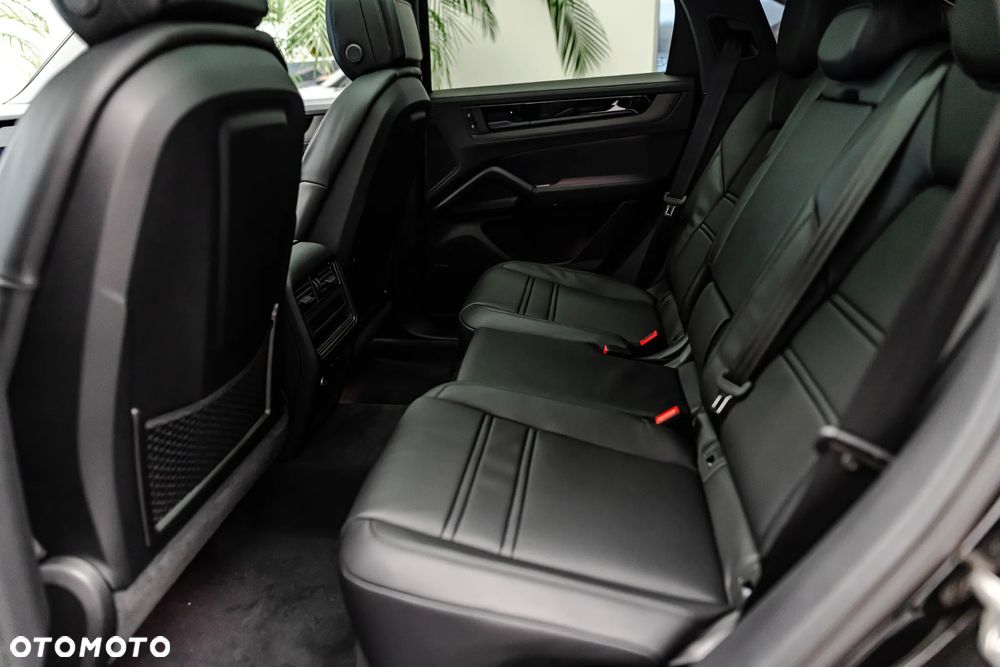 Porsche Cayenne Standard - 11
