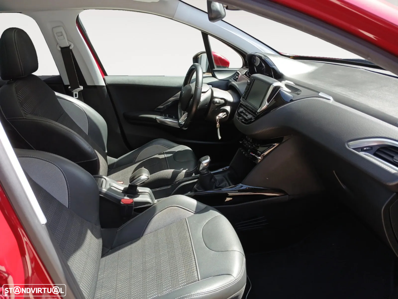Peugeot 2008 1.2 PureTech Allure - 14
