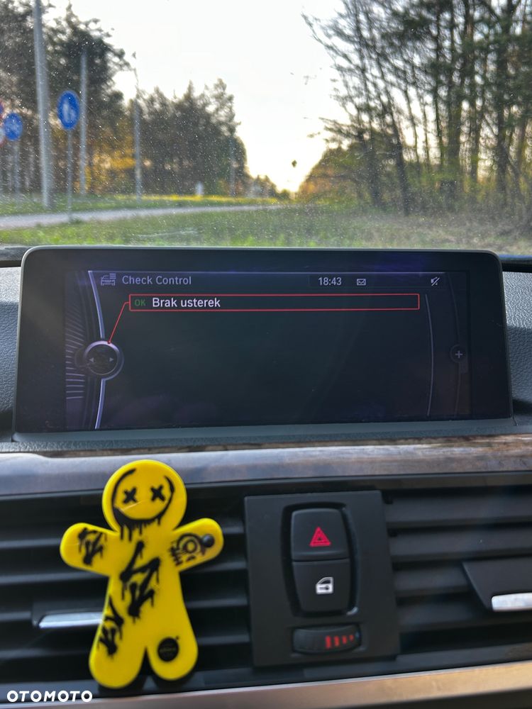 BMW Seria 3 335i xDrive Edition Sport - 34