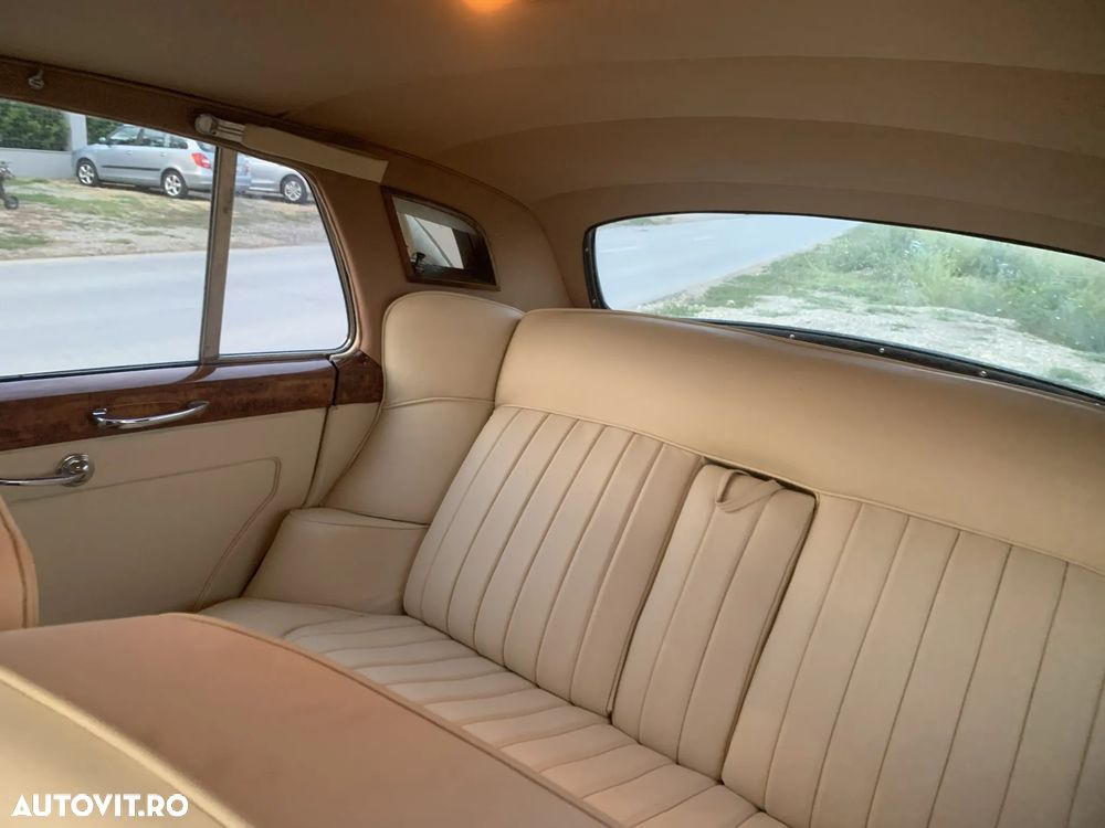 Rolls-Royce Silver Cloud - 7