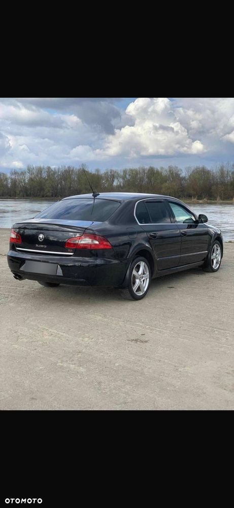 Skoda Superb 2.0 TDI Elegance DSG - 18
