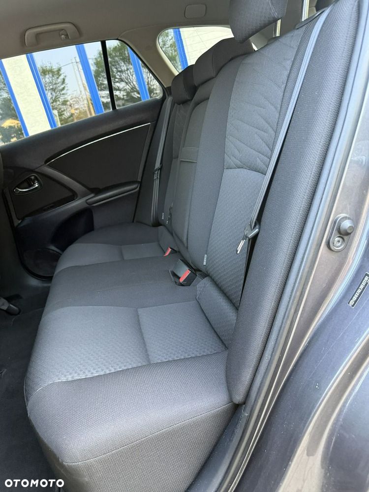 Toyota Avensis - 6
