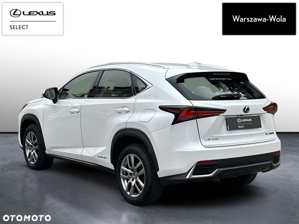 Lexus NX 300h Business Edition AWD - 3