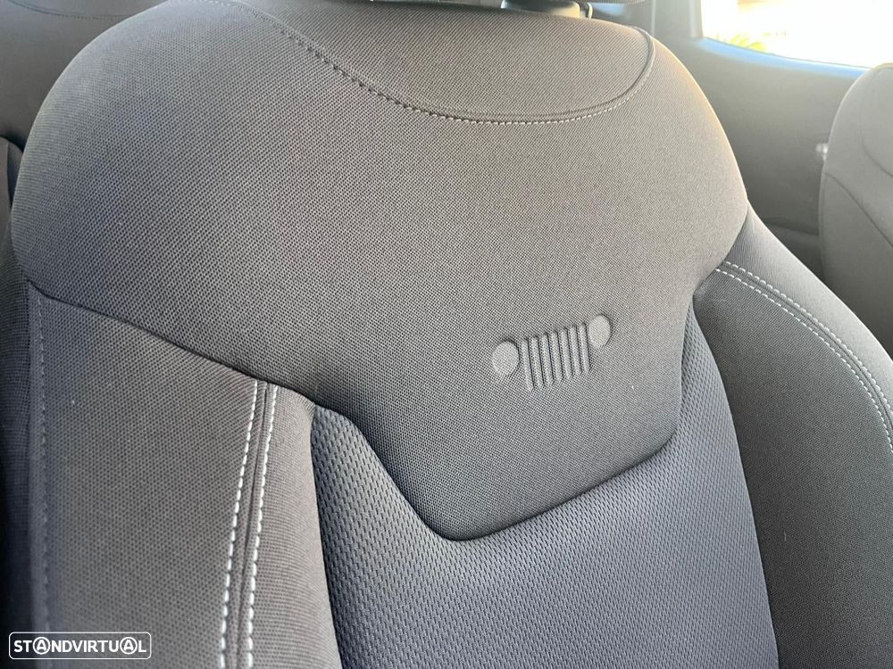 Jeep Renegade 1.6 MJD Night Eagle - 21