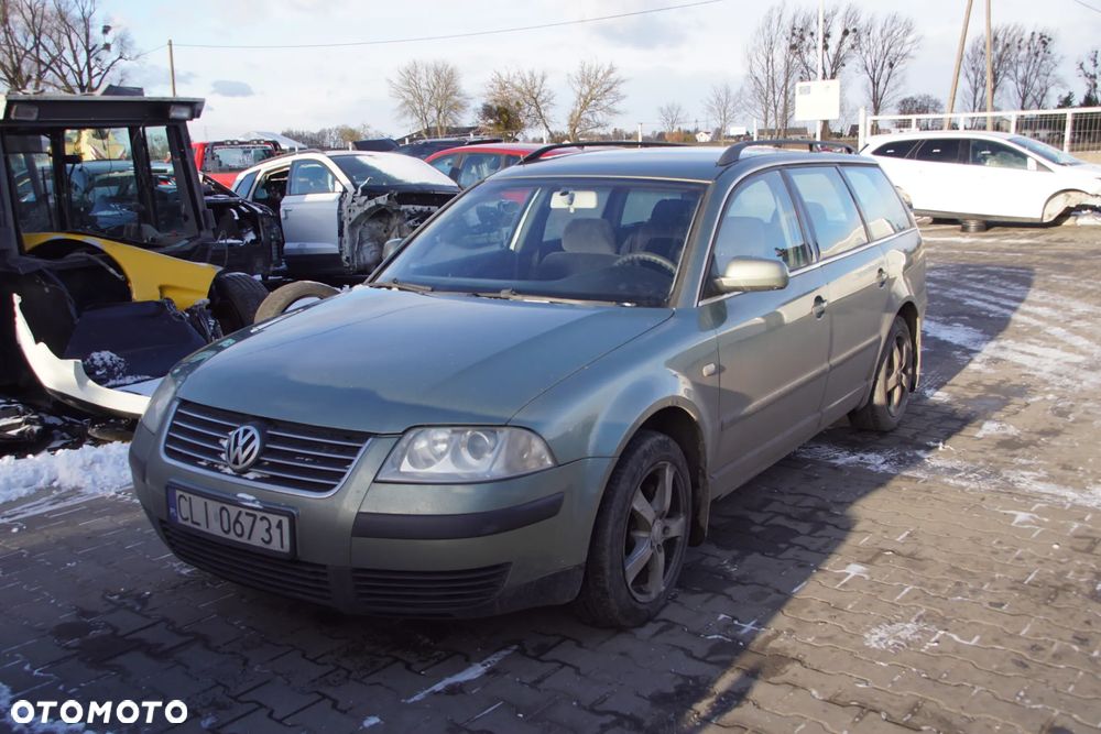 Auto na części - Volkswagen Passat B5 Lift 1.9 TDI 130 KM AWX GGB LA6W 2003R Silnik Skrzynia Drzwi Maska Klapa Błotnik Zderzak Lusterko Lampa Klamka Deska Kokpit Sterownik Moduł Czujnik Licznik Kierownica Panel - 1