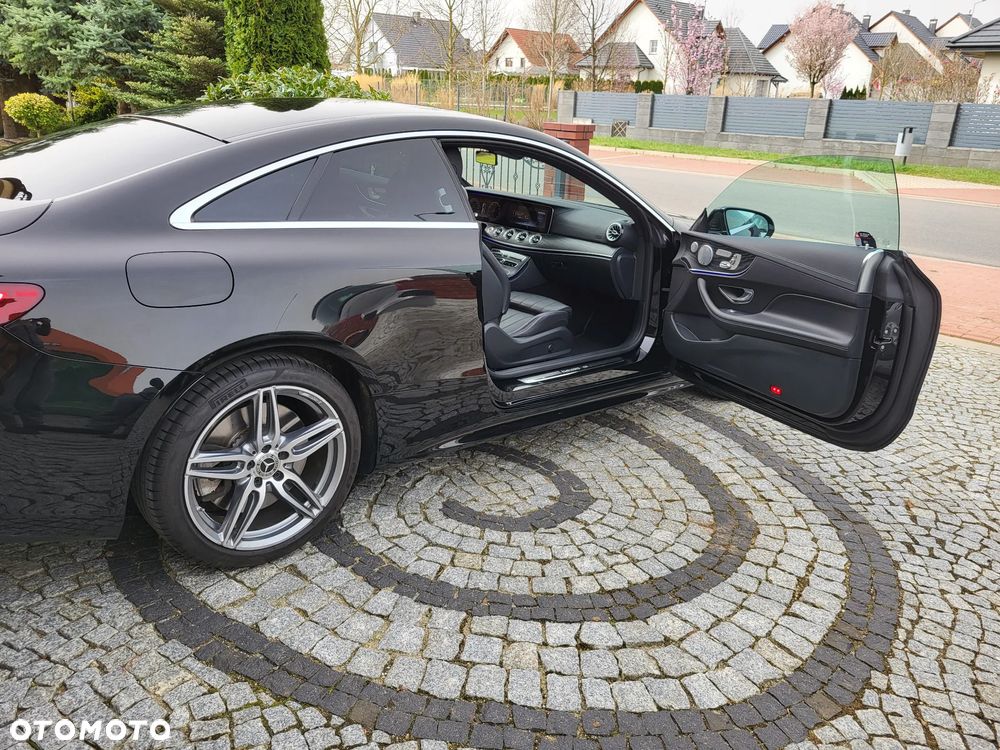 Mercedes-Benz Klasa E 400 Coupe 4-Matic 9G-TRONIC - 29
