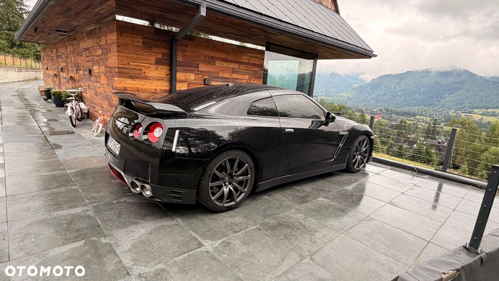 Nissan GT-R - 13