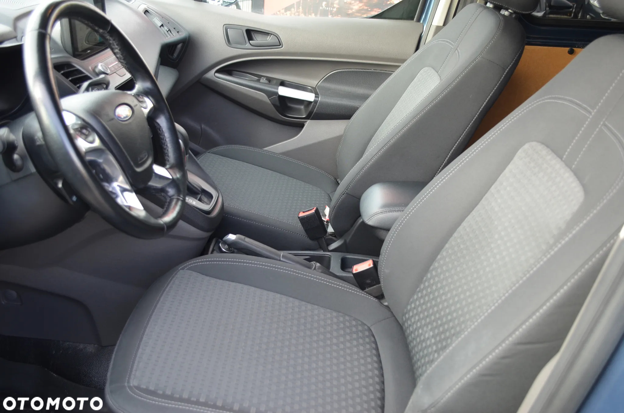 Ford Transit Connect - 10