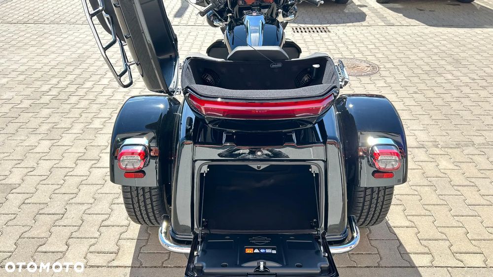 Harley-Davidson Street Glide Trike - 11
