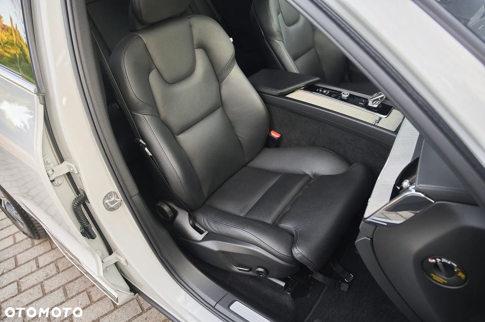 Volvo XC 60 B4 D AWD Inscription - 25