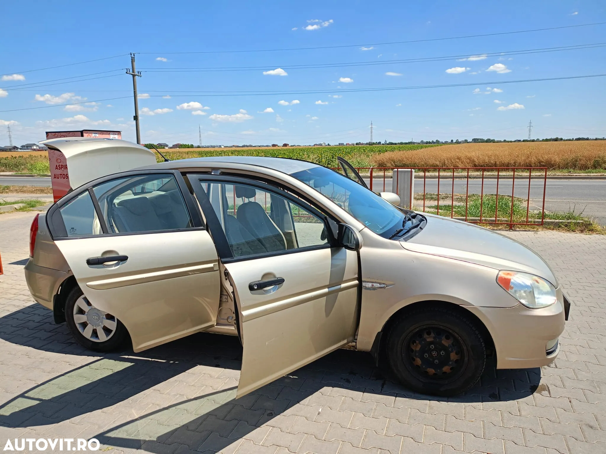 Hyundai Accent - 5