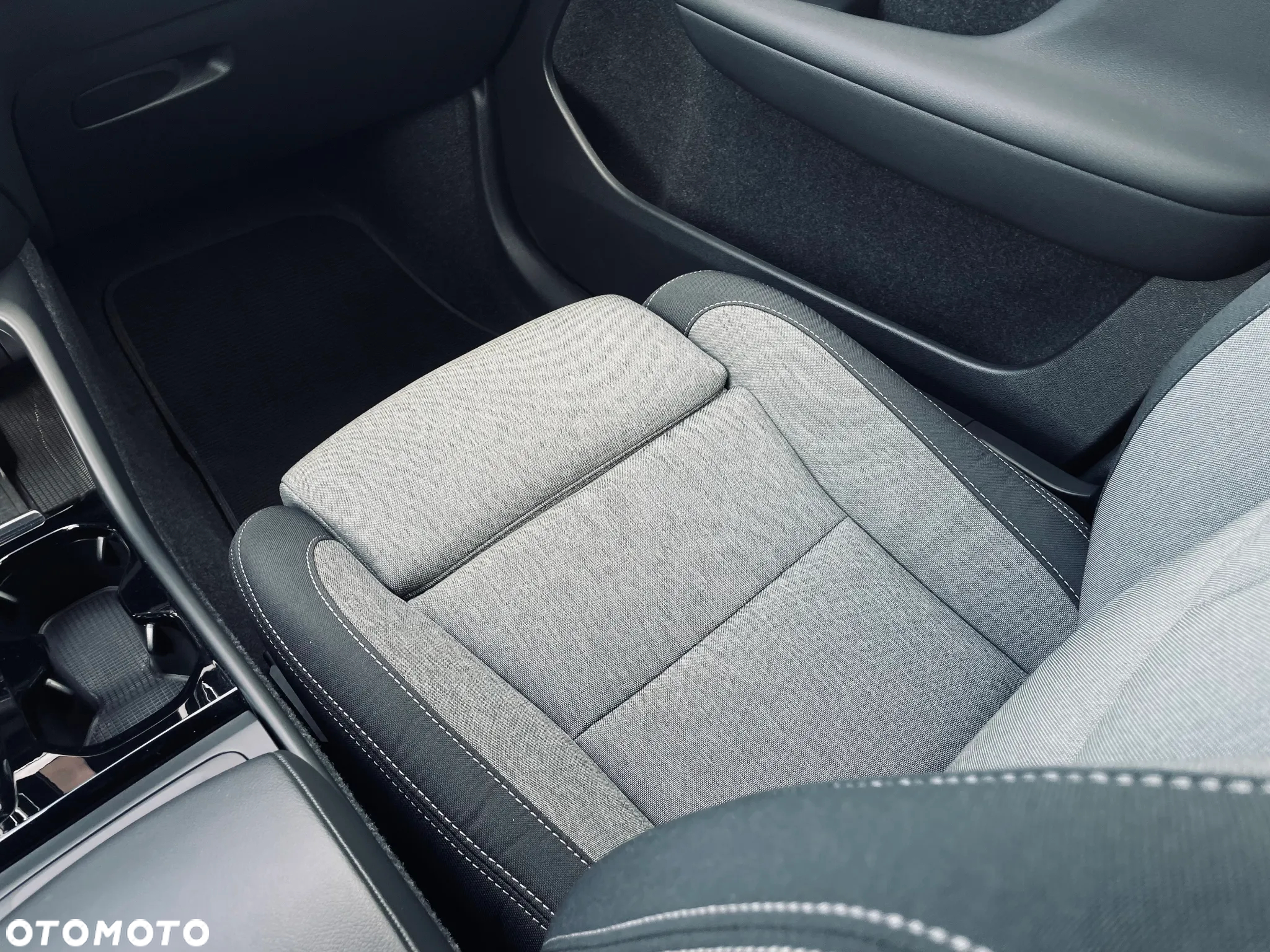 Volvo XC 40 B4 Plus Dark - 19