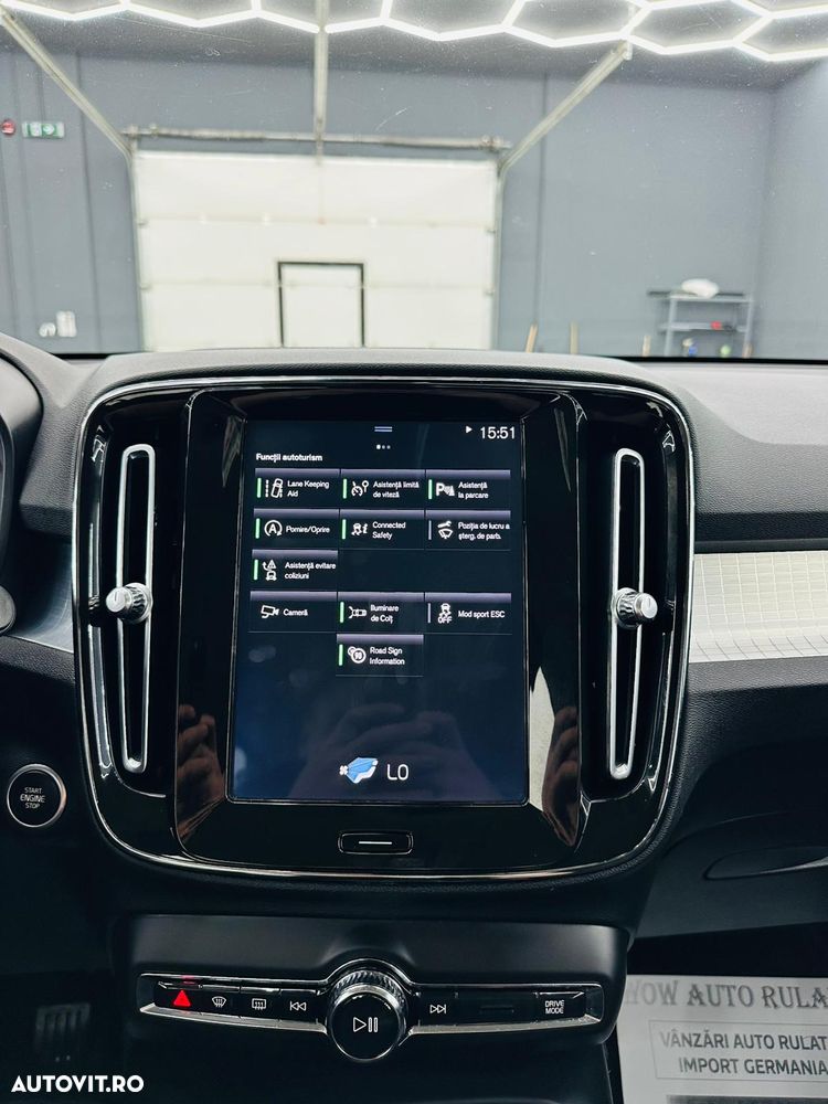 Volvo XC 40 T3 Momentum - 29