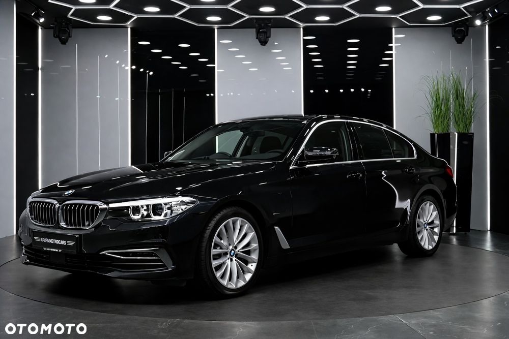 BMW Seria 5 530e xDrive Luxury Line - 2