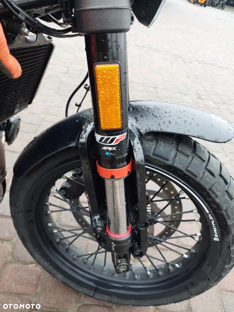 Husqvarna Svartpilen - 14