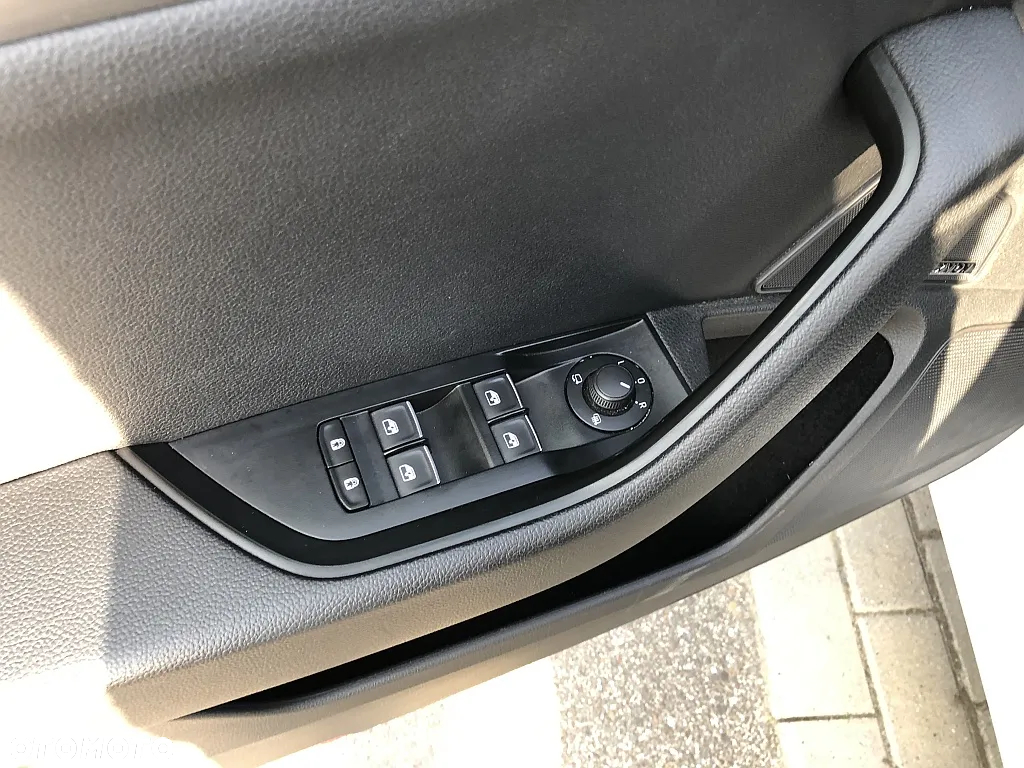 Skoda Superb 2.0 TDI SCR Style DSG - 20
