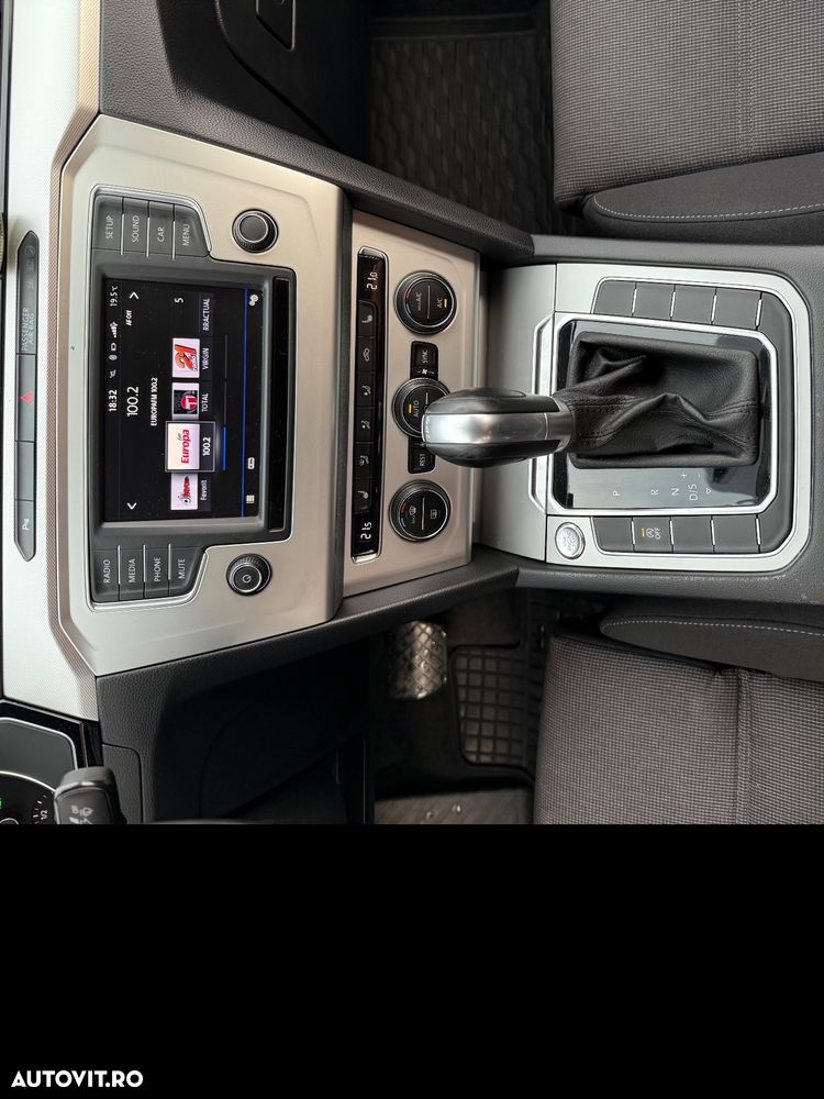 Volkswagen Passat Variant 2.0 TDI DSG Comfortline - 21