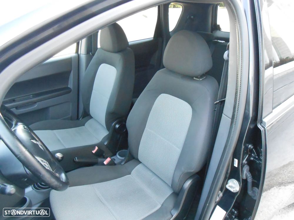 Mitsubishi Colt - 17