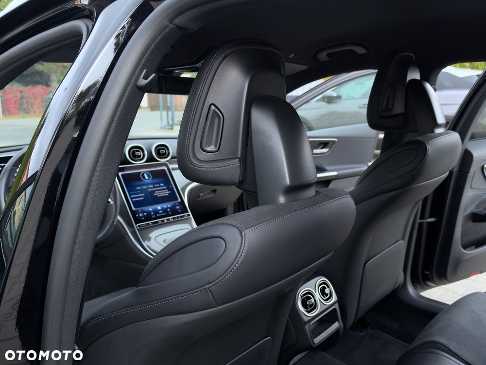 Mercedes-Benz Klasa C 300 d 9G-TRONIC AMG Line - 33