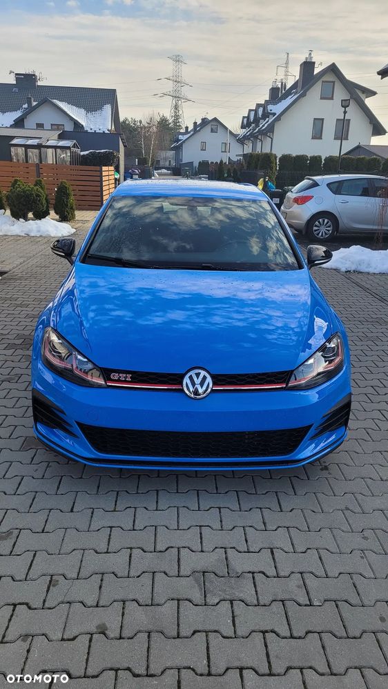 Volkswagen Golf - 16