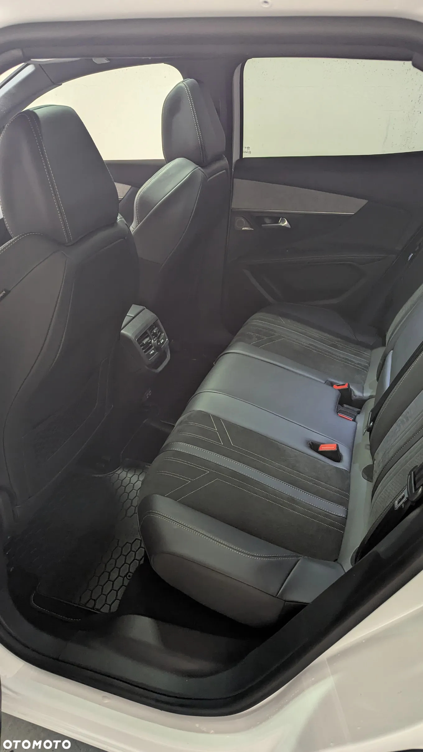 Peugeot 3008 1.6 PureTech GT S&S EAT8 - 27