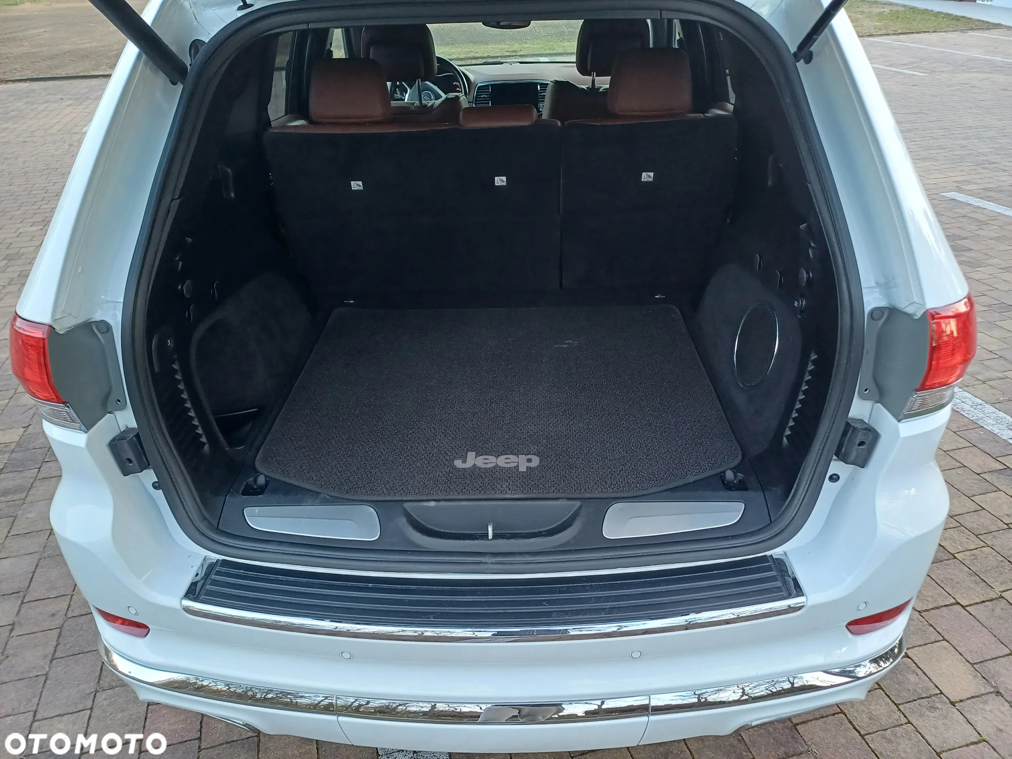 Jeep Grand Cherokee 5.7 V8 HEMI Summit - 19