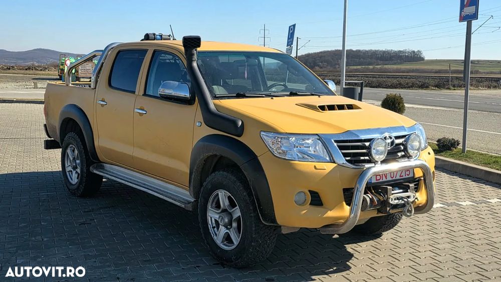 Toyota Hilux 4x4 Cabina Dubla Style+ Aut. - 12