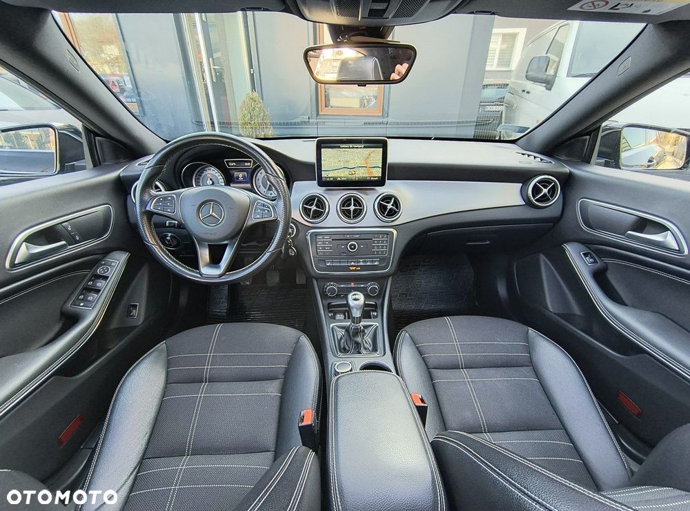 Mercedes-Benz CLA 180 Peak Edition - 26