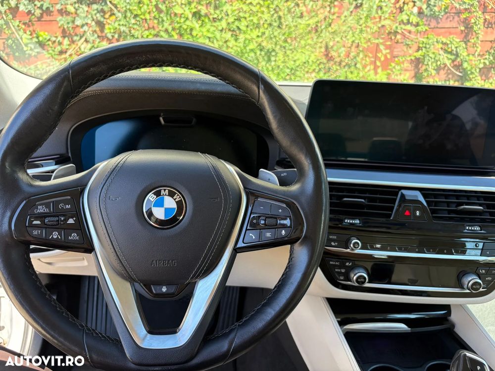BMW Seria 5 540d xDrive AT MHEV - 13