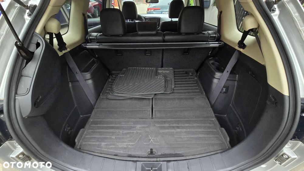 Mitsubishi Outlander - 17